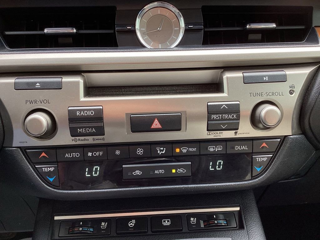 Used 2013 Lexus ES 300h w/ Ultra Luxury Pkg image 20