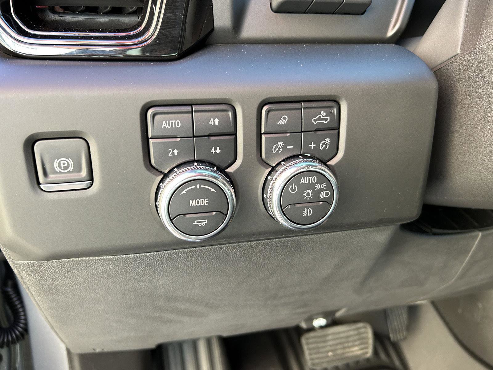 Used 2025 GMC Sierra 1500 AT4 w/ AT4 Premium Package image 31