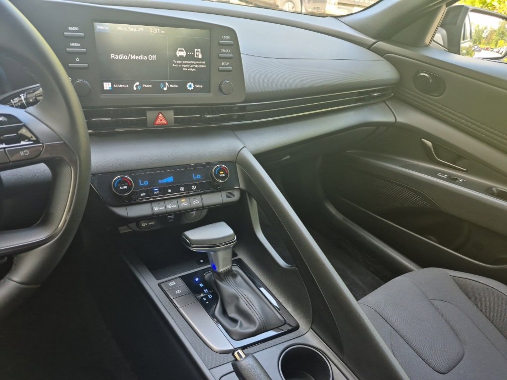 Used 2025 Hyundai Elantra Sport image 18