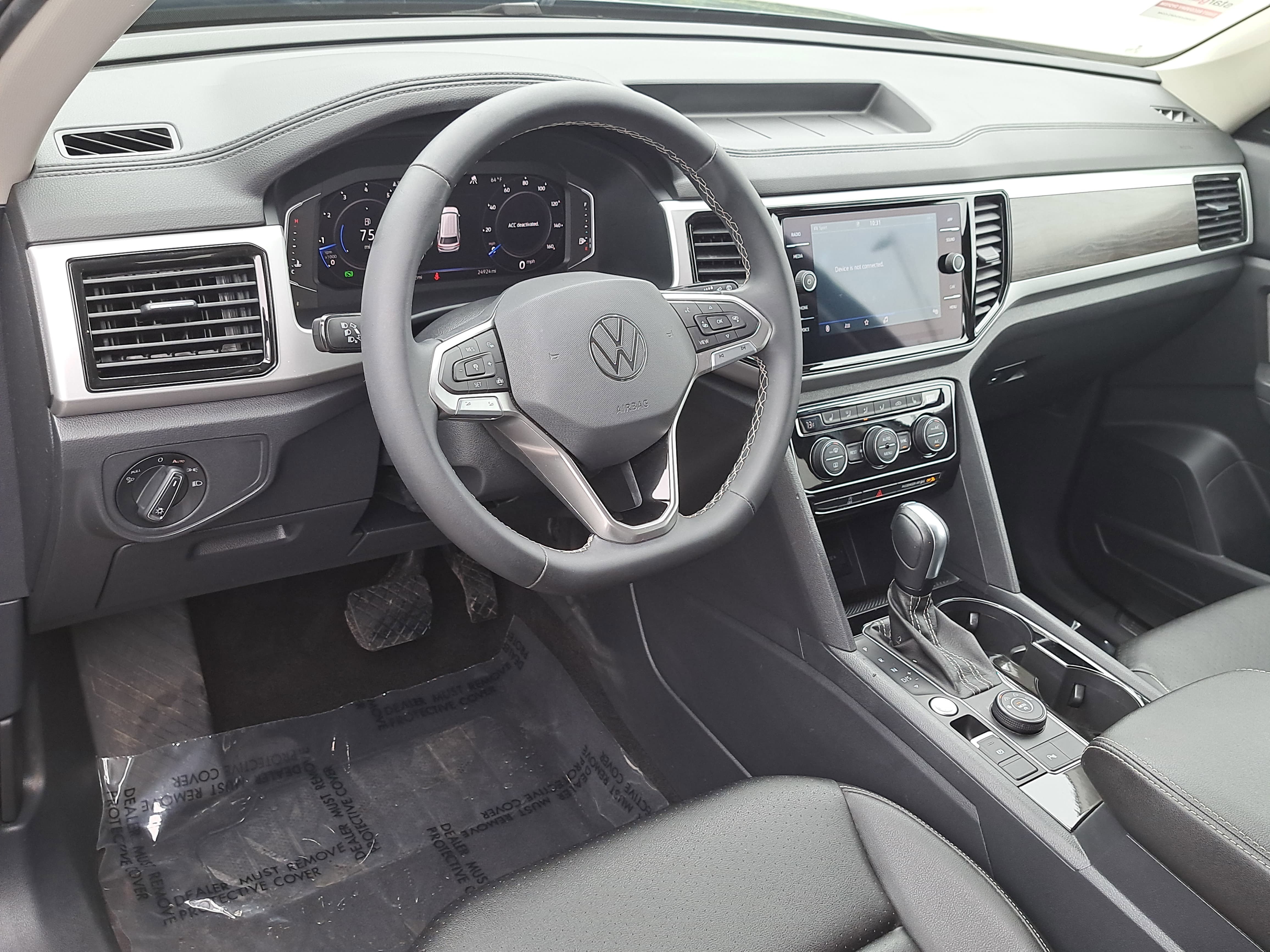 Certified 2023 Volkswagen Atlas SE w/ Black Wheel Package AWD/4WD image 17