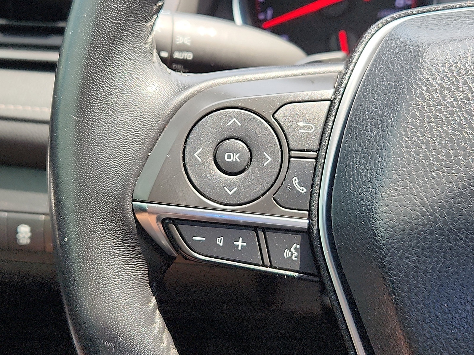 Used 2019 Toyota Camry XSE w/ Navigation Package FWD image 20