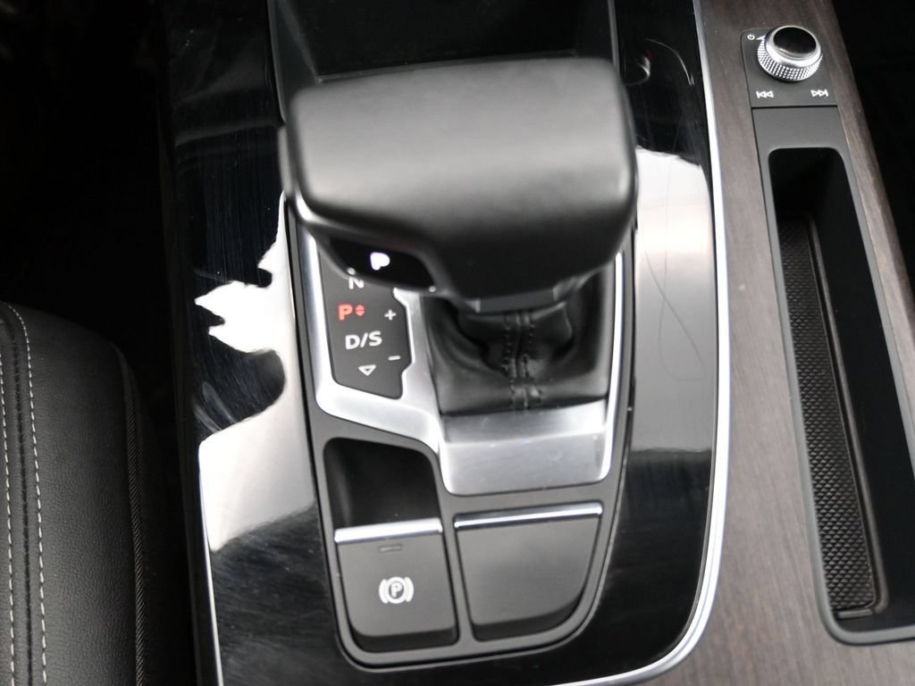 Used 2023 Audi Q5 2.0T Premium w/ Convenience Package AWD/4WD image 19