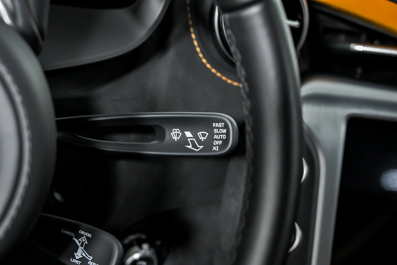 Used 2024 McLaren 750S Spider RWD image 31