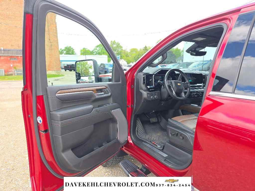 Used 2024 Chevrolet Silverado 3500 High Country w/ High Country Premium Package AWD/4WD image 17