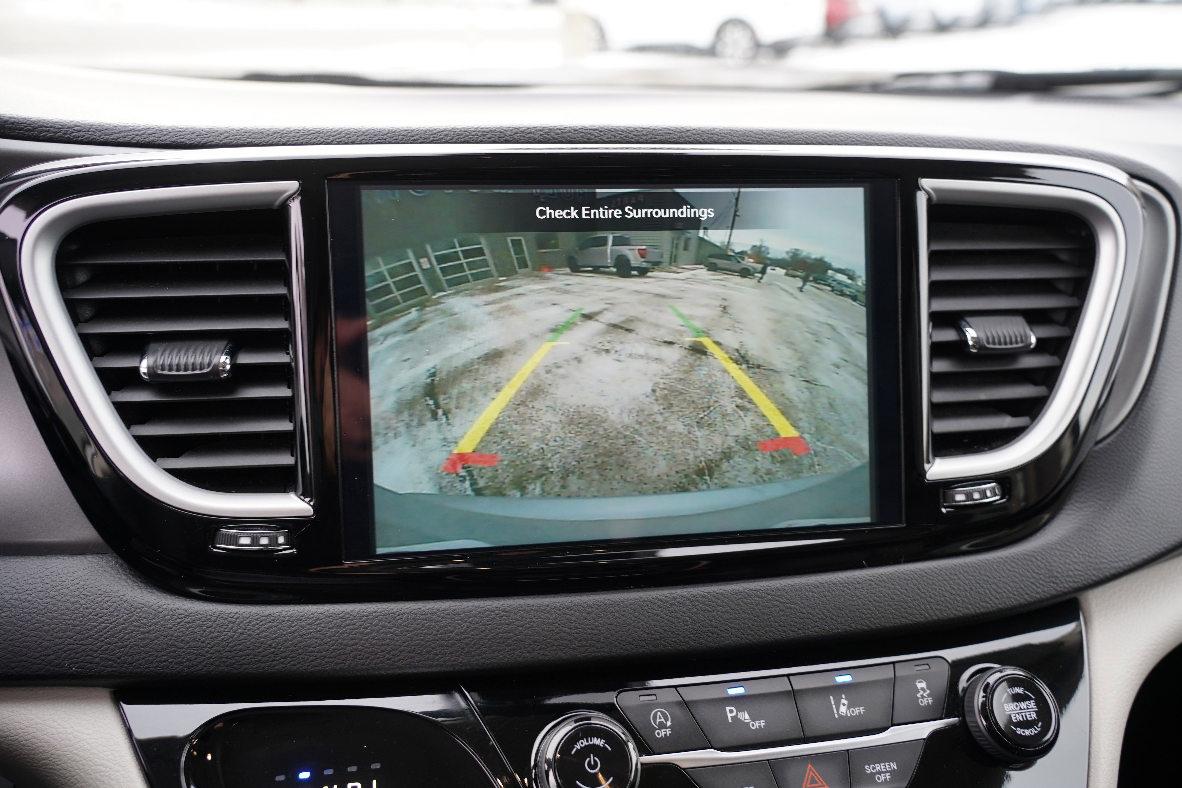 Used 2024 Chrysler Pacifica Touring-L FWD image 33