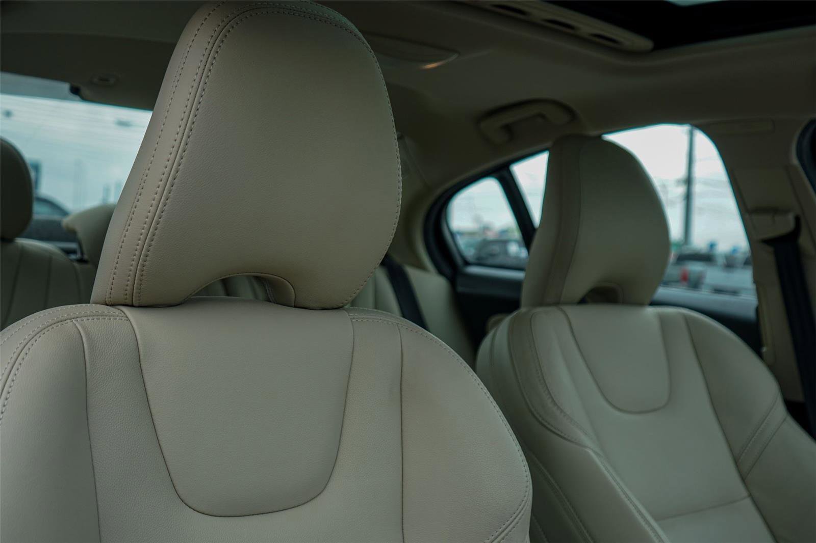 Used 2018 Volvo S60 T5 Dynamic w/ Vision Package image 30