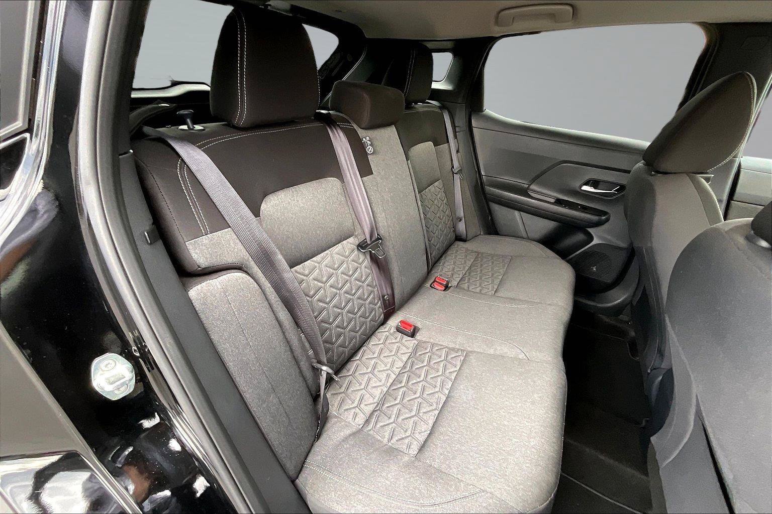 Certified 2025 Nissan Kicks SV AWD/4WD image 27