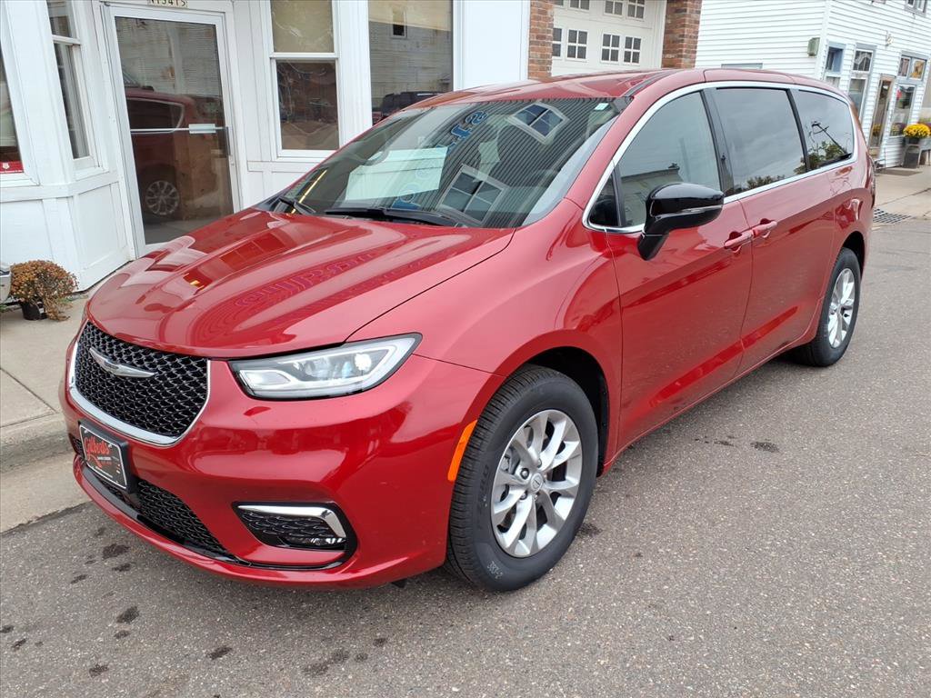 New 2026 Chrysler Pacifica Select image 2