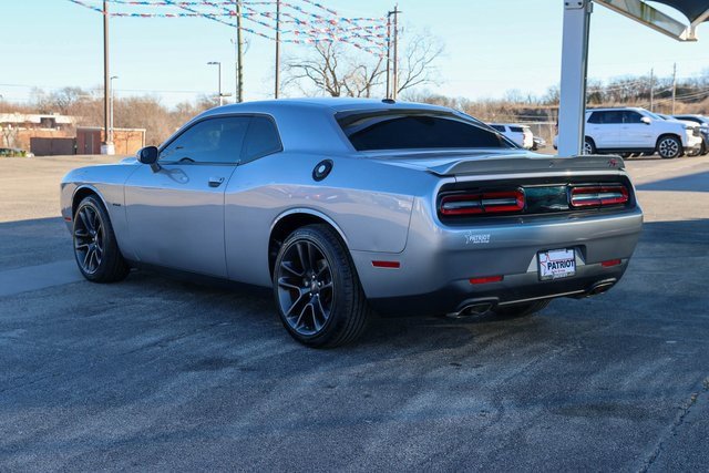 Used 2018 Dodge Challenger R/T image 5