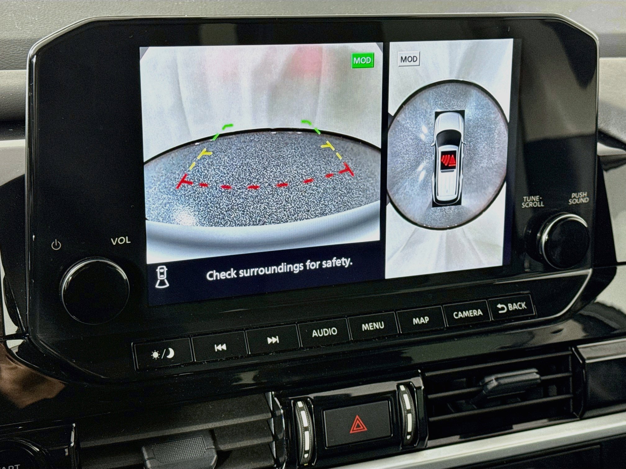 Used 2025 Nissan Pathfinder SL AWD/4WD image 14
