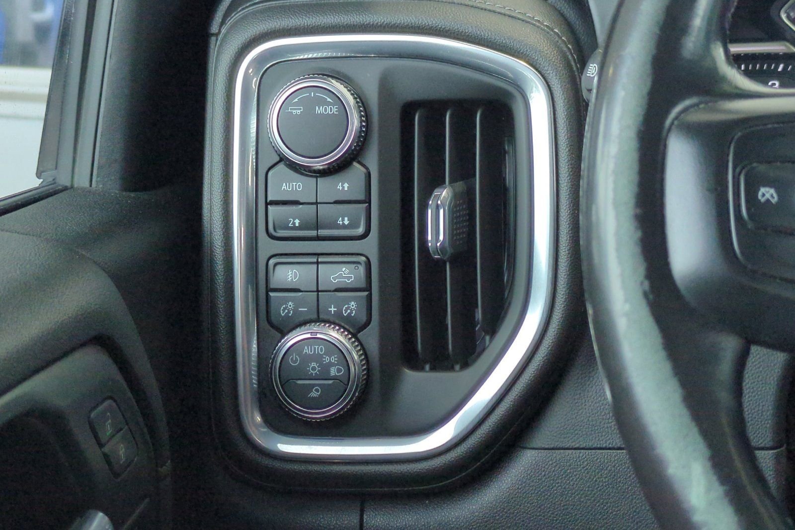 Used 2022 GMC Sierra 3500 Denali AWD/4WD image 39