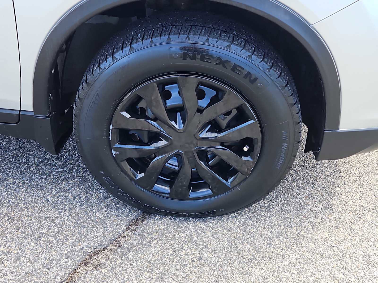 Used 2018 Nissan Rogue S image 10