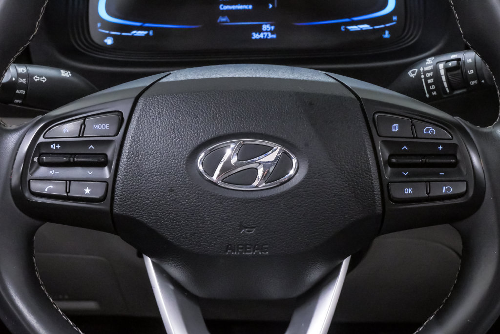 Certified 2024 Hyundai Venue SEL FWD image 21