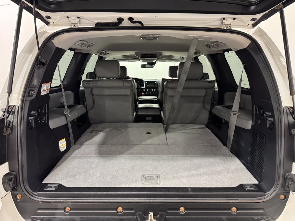 Used 2018 Toyota Sequoia Platinum AWD/4WD image 28