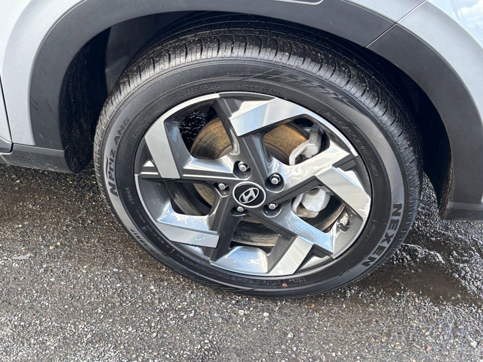 Used 2025 Hyundai Venue SEL FWD image 29