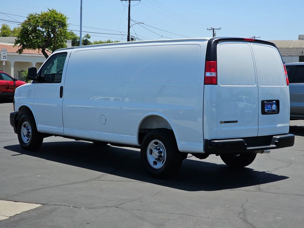 New 2026 Chevrolet Express 2500 Extended w/ Communications Package RWD image 3