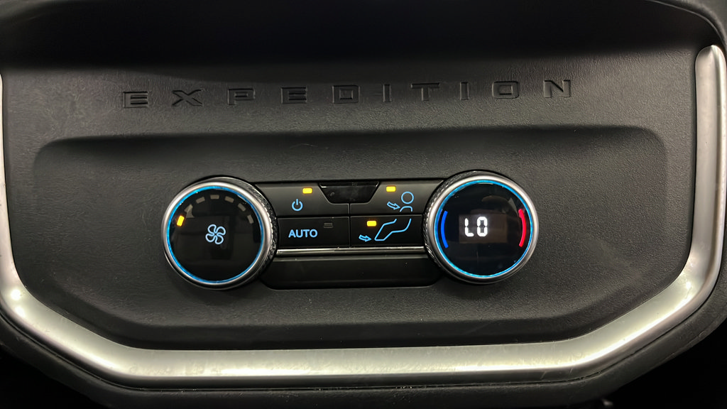 Used 2025 Ford Expedition Max Active AWD/4WD image 38