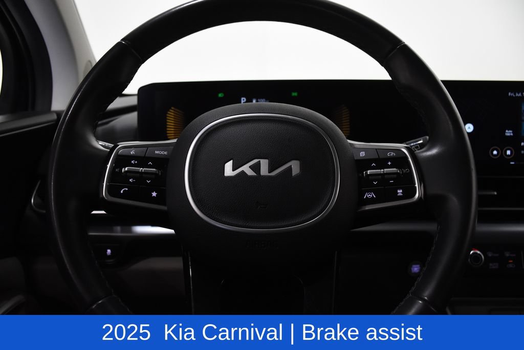 Used 2025 Kia Carnival FWD image 12