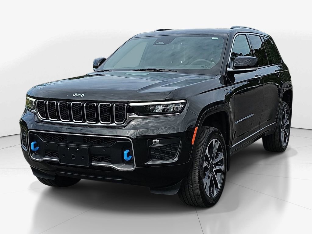 Used 2023 Jeep Grand Cherokee Overland w/ Luxury Tech Group IV AWD/4WD image 11