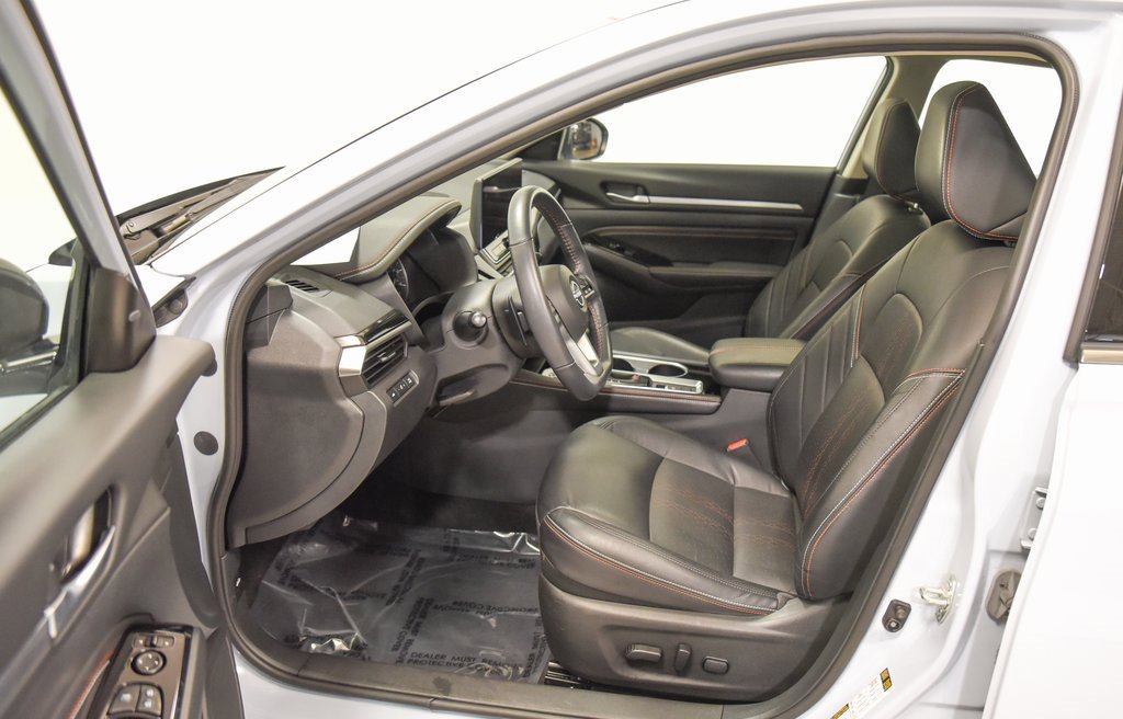 Used 2023 Nissan Altima 2.5 SR w/ SR Premium Package image 27