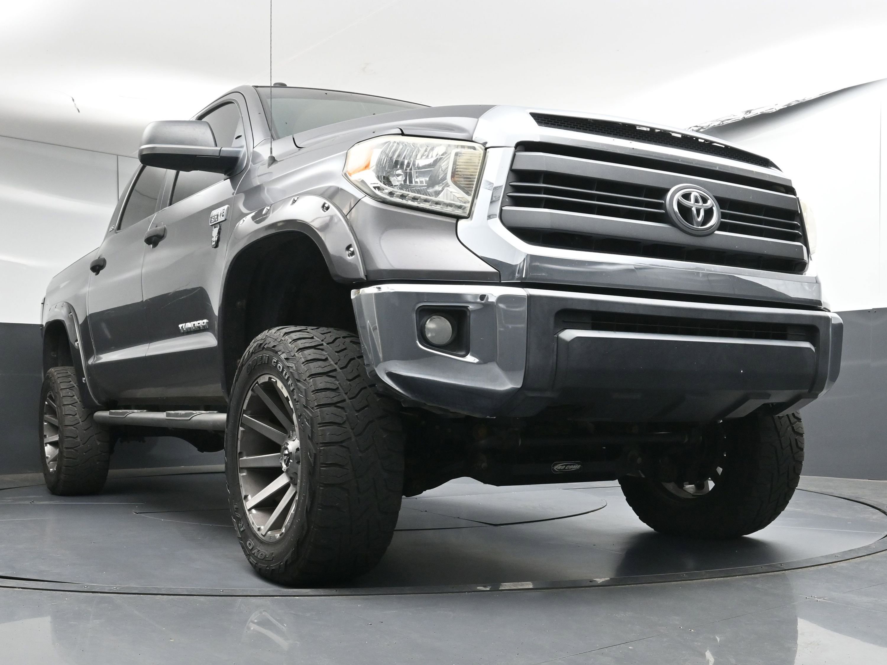 Used 2014 Toyota Tundra SR5 w/ SR5 Upgrade Package image 25