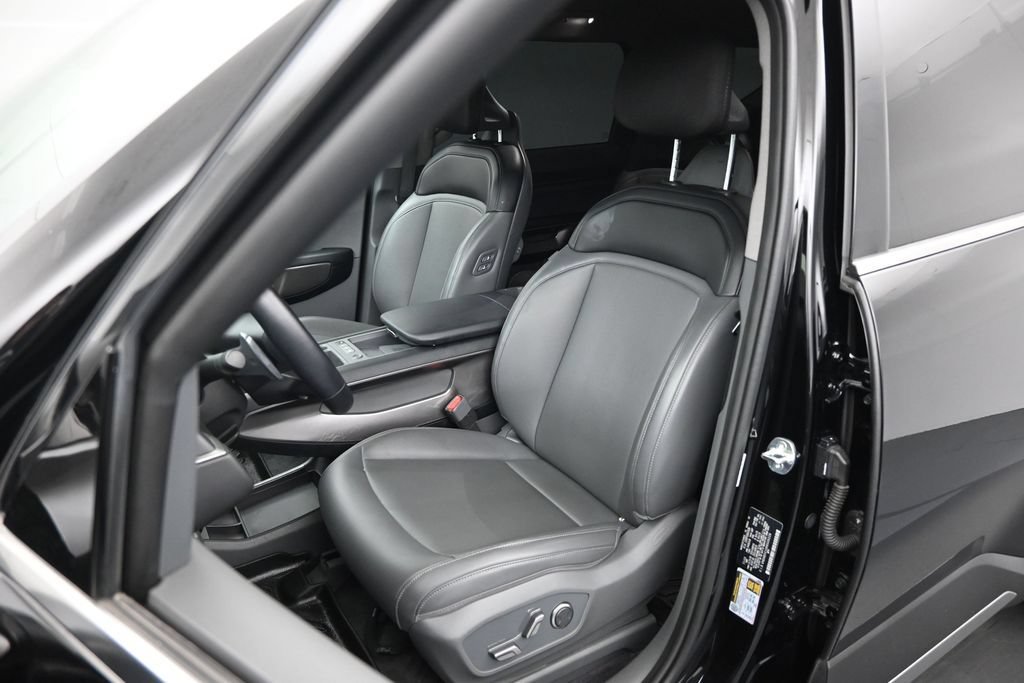Used 2024 Kia EV9 Light Long Range RWD image 9
