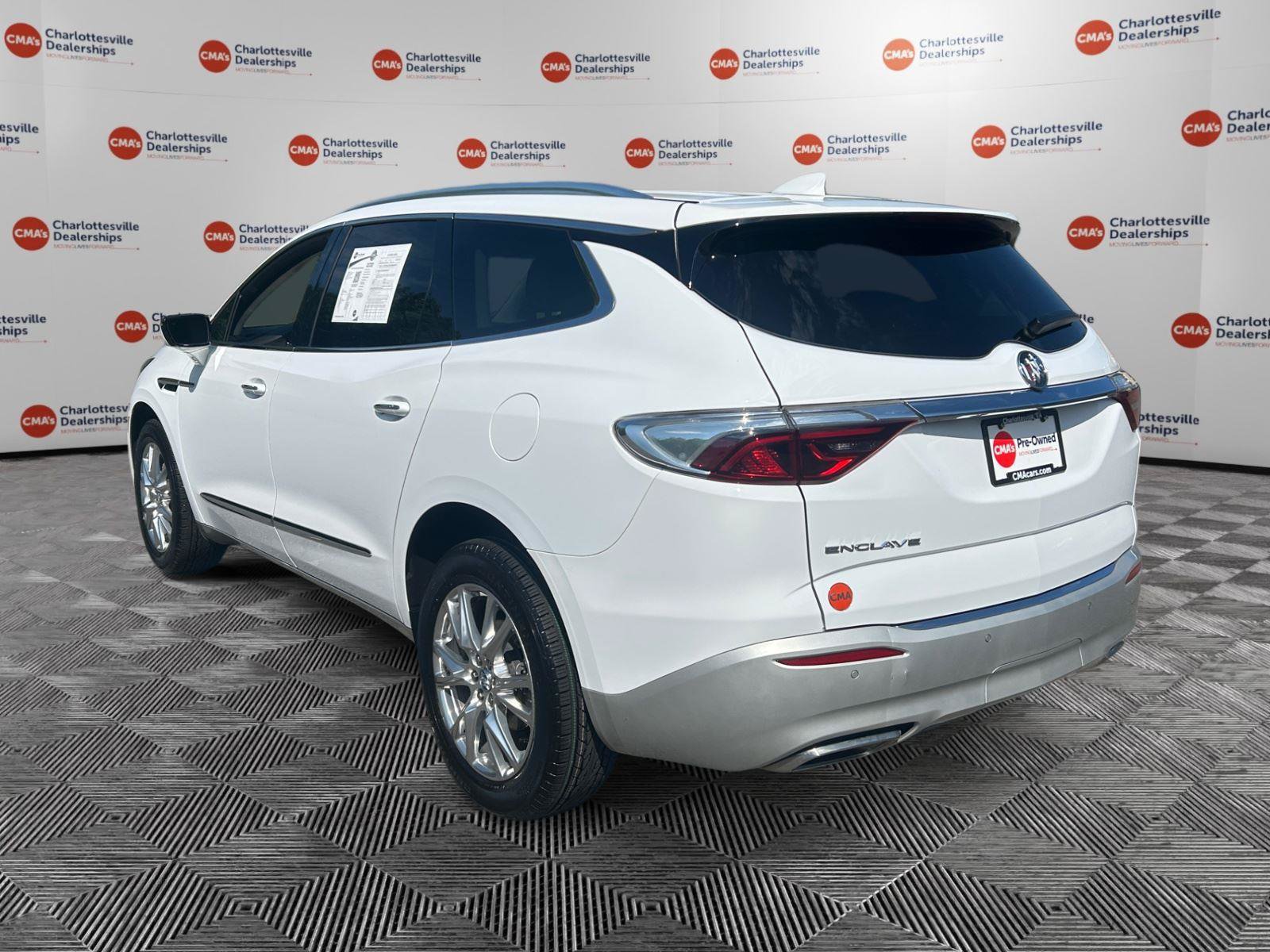 Used 2023 Buick Enclave Essence w/ Experience Buick Package FWD image 3
