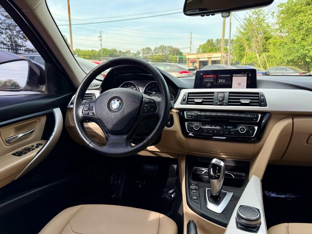 Used 2018 BMW 320i Sedan RWD image 17