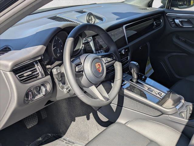 New 2026 Porsche Macan image 4