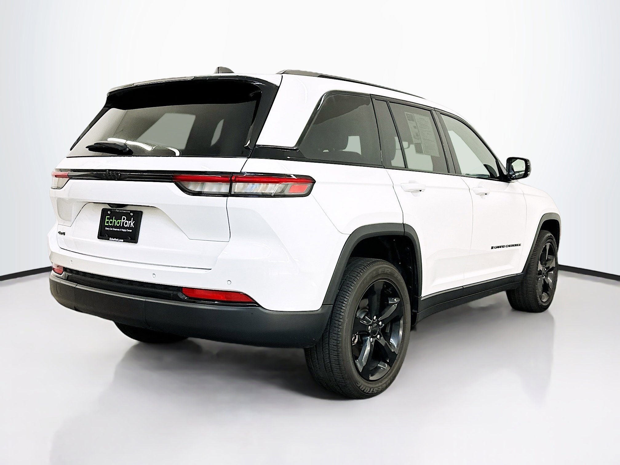 Used 2023 Jeep Grand Cherokee Altitude image 9