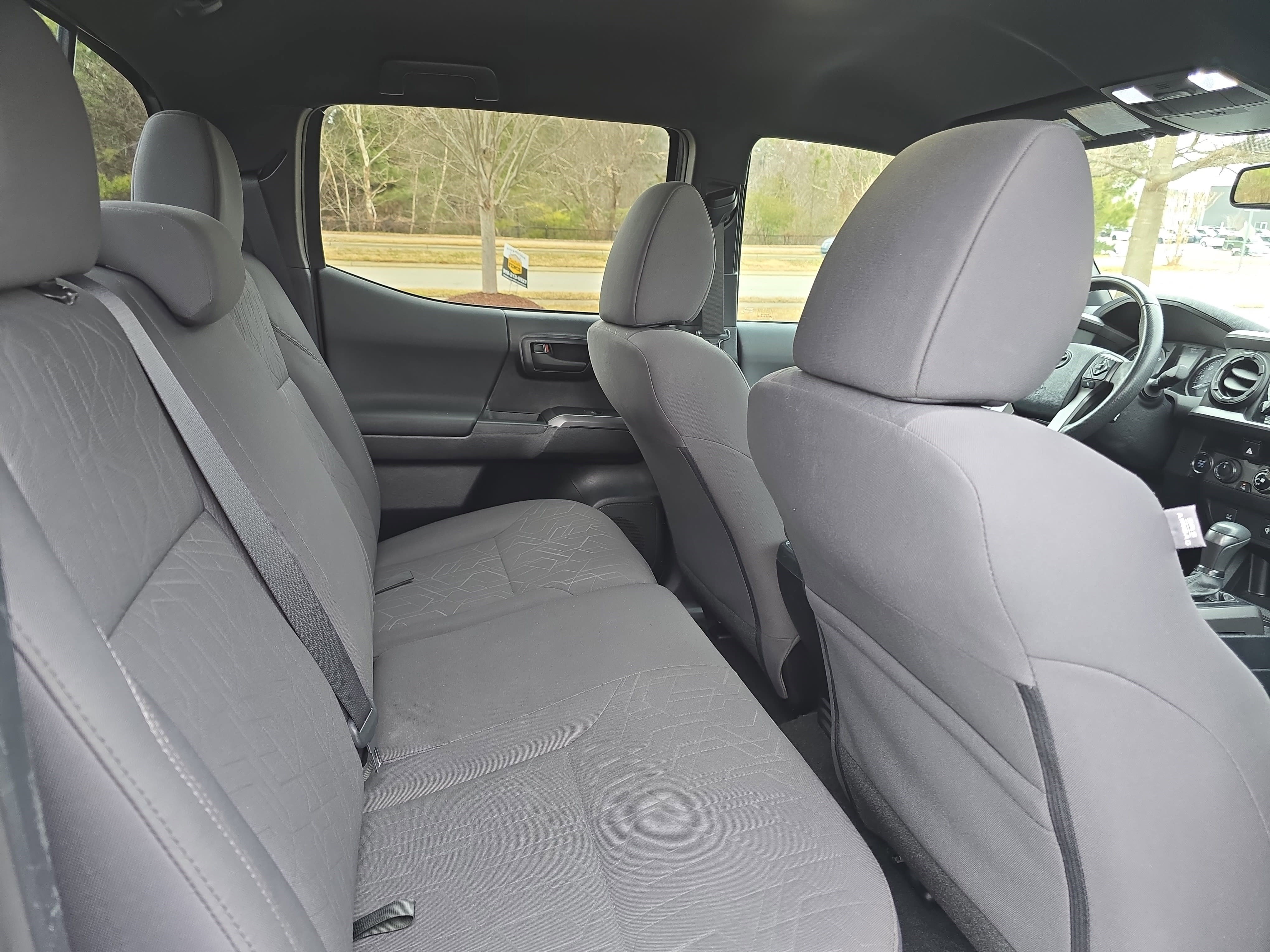 Used 2017 Toyota Tacoma TRD Sport image 11