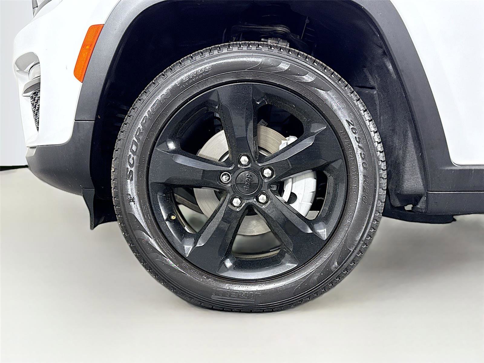 Used 2025 Jeep Grand Cherokee Limited w/ Black Appearance Package RWD image 47