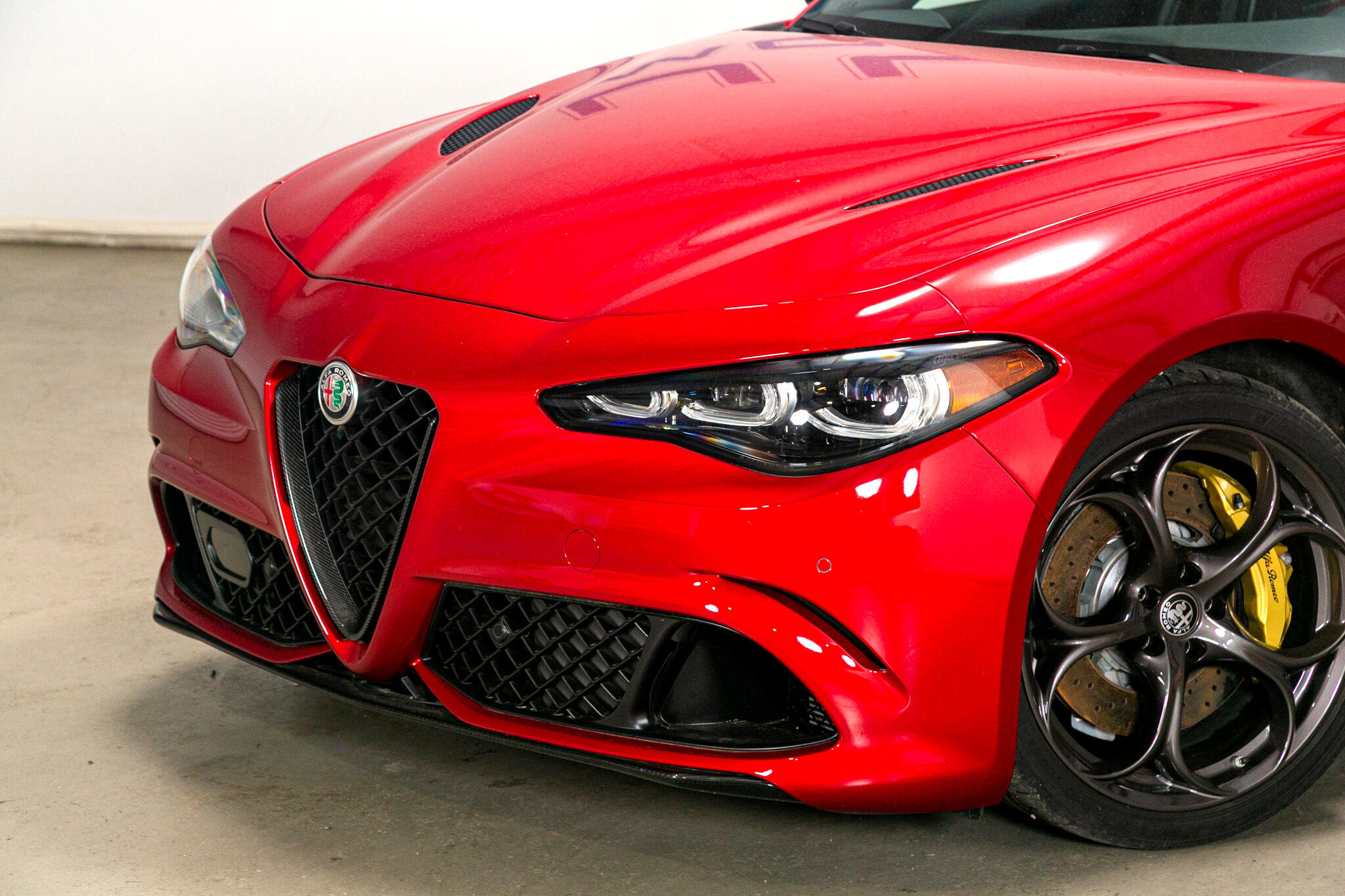 Used 2024 Alfa Romeo Giulia Quadrifoglio image 7