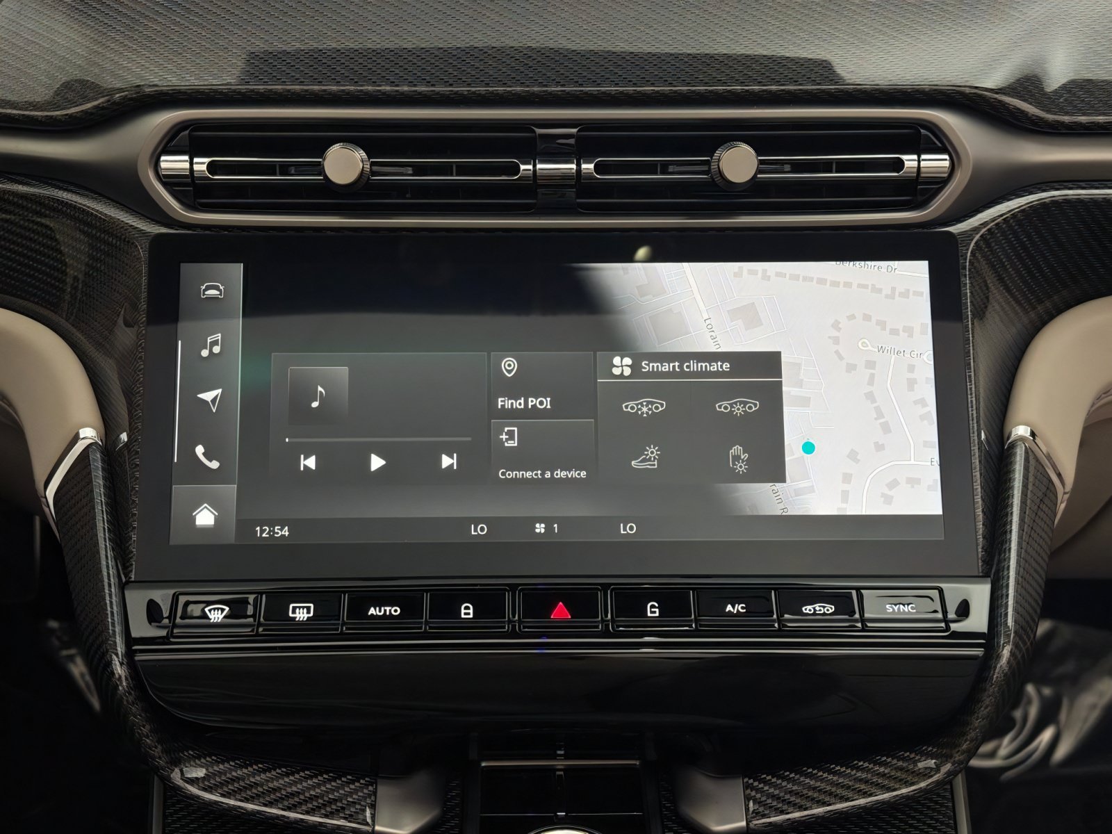New 2026 Aston Martin Vanquish Convertible RWD image 17