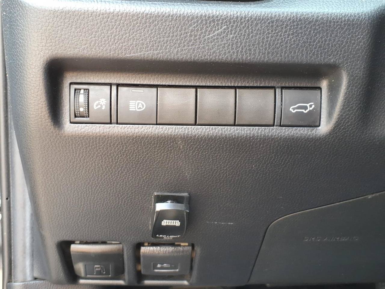 Used 2020 Toyota RAV4 XLE Premium w/ Carpet Mat Package FWD image 6