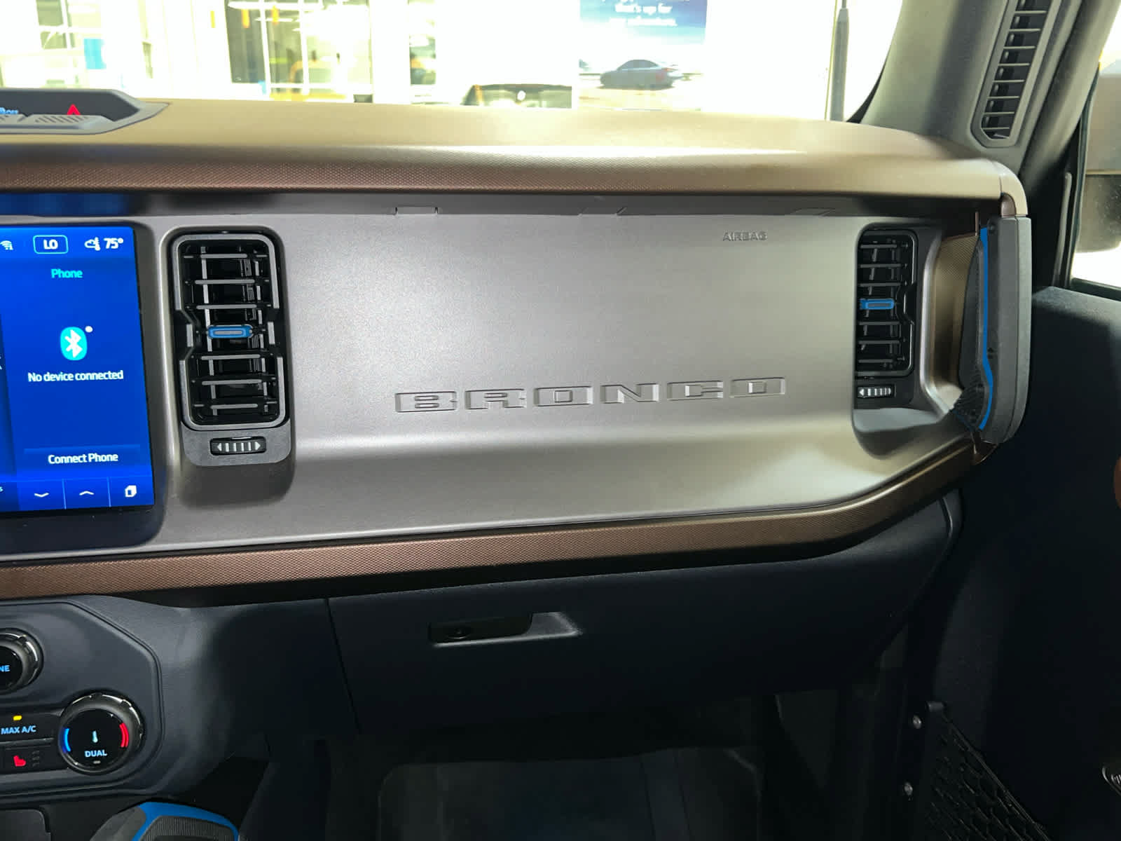 Used 2022 Ford Bronco Outer Banks AWD/4WD image 30