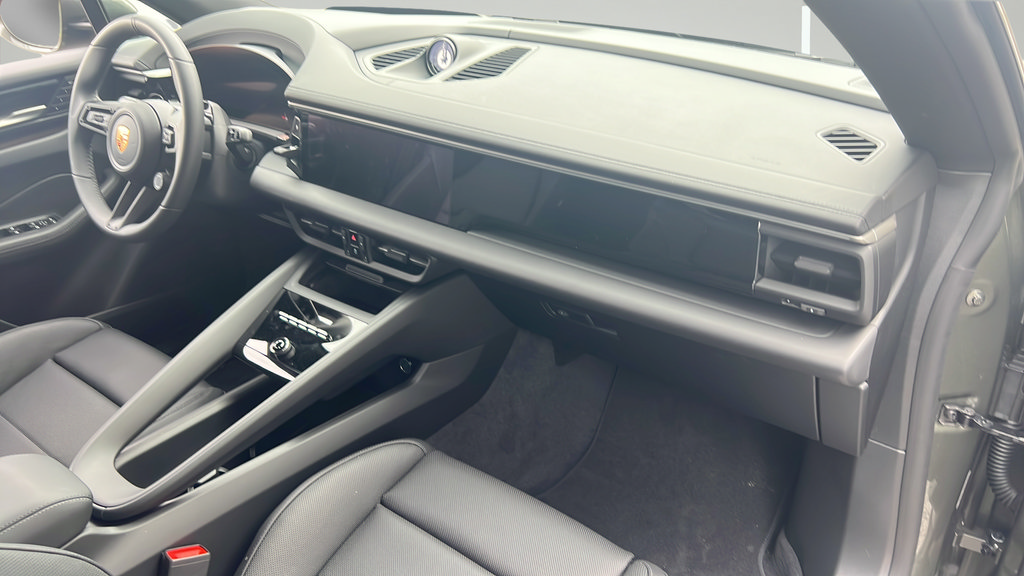 New 2026 Porsche Macan 4 Electric AWD/4WD image 21