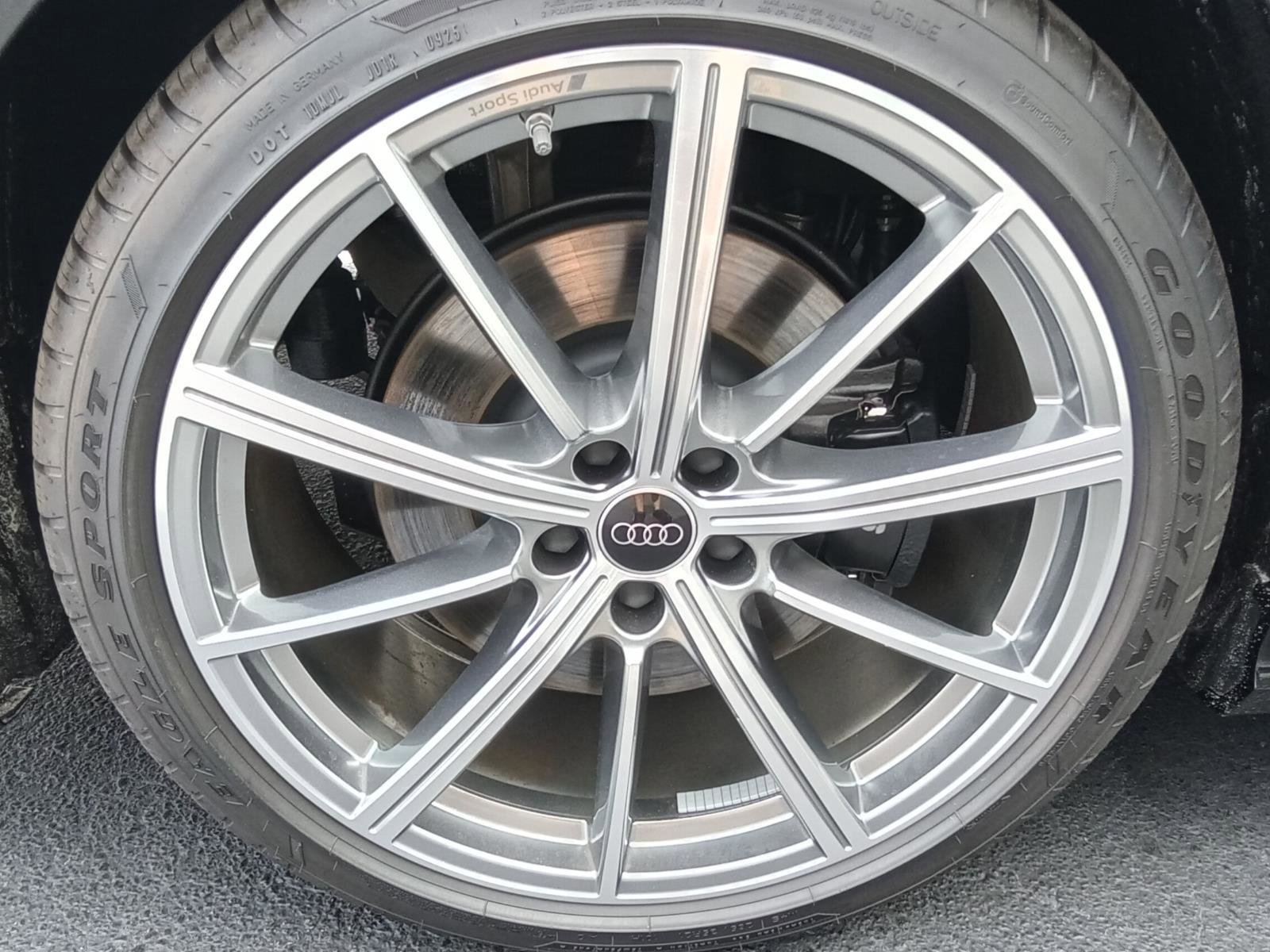New 2025 Audi S8 image 10