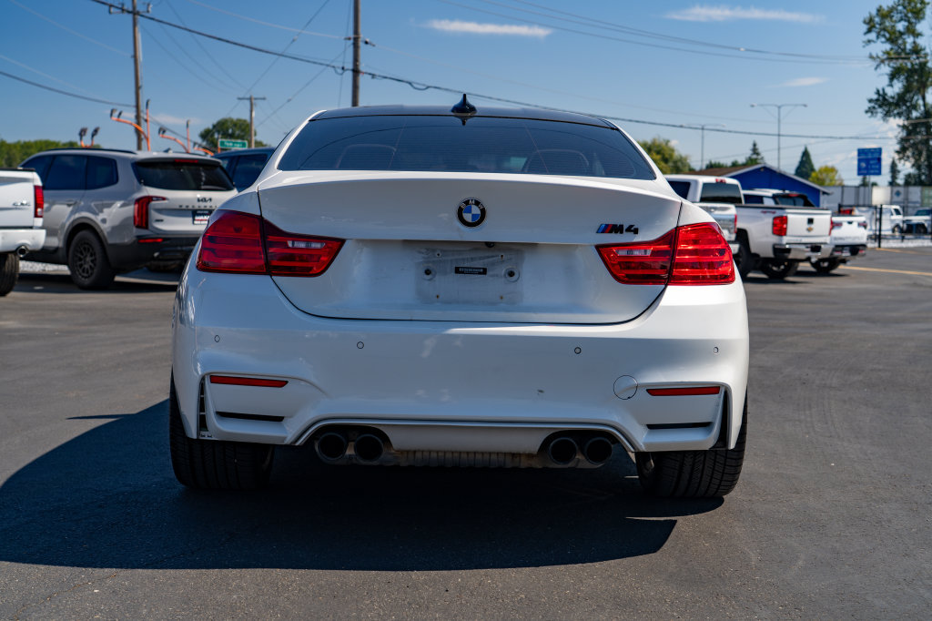 Used 2016 BMW M4 Coupe w/ Competition Package RWD image 9