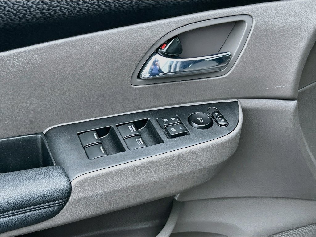 Used 2016 Honda Odyssey EX image 17