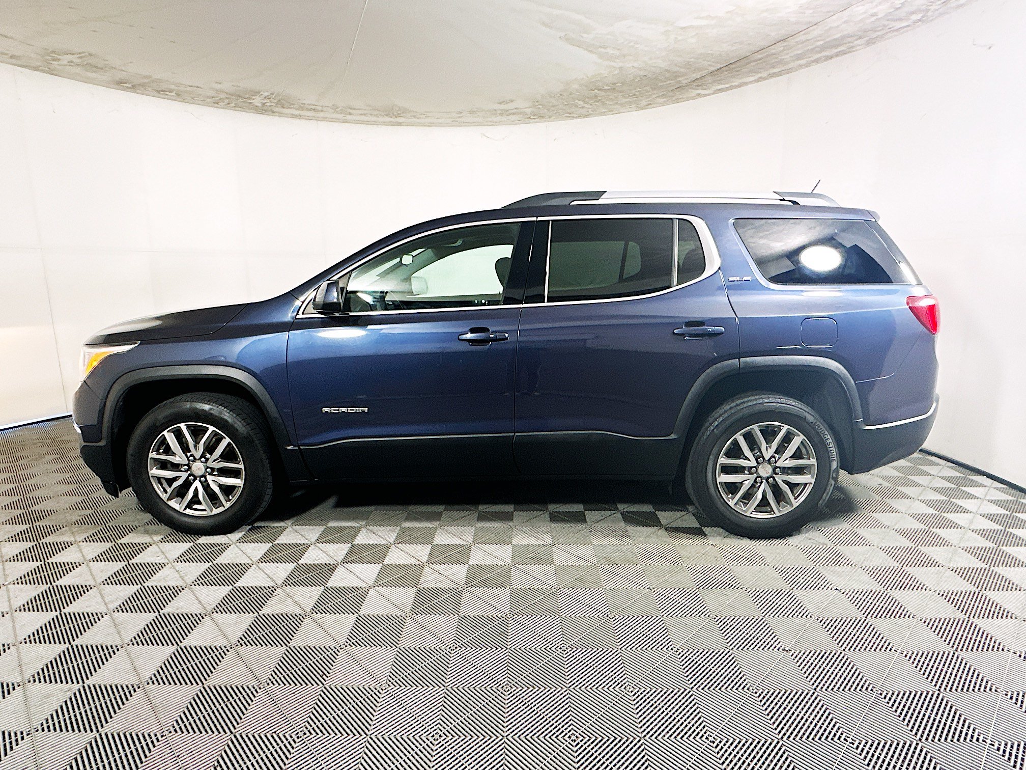 Used 2019 GMC Acadia SLE w/ Driver Alert Package I AWD/4WD image 6