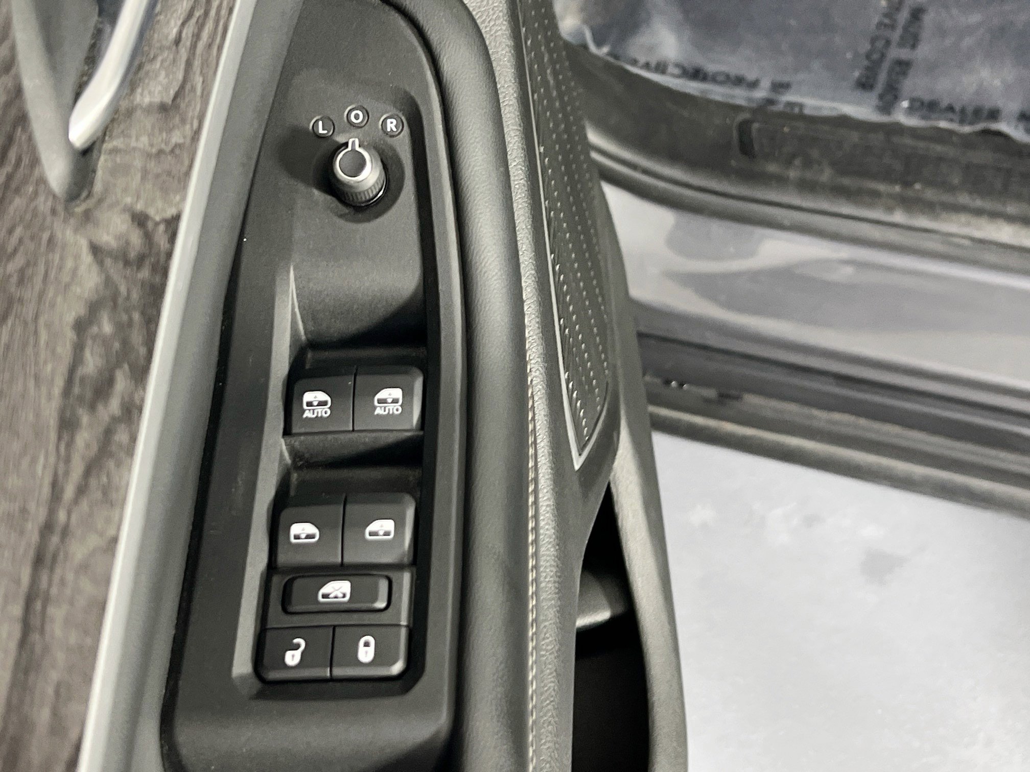 Used 2022 Jeep Grand Cherokee Limited image 16