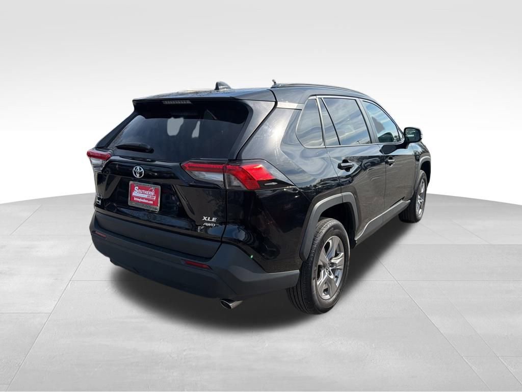 Used 2025 Toyota RAV4 XLE image 5