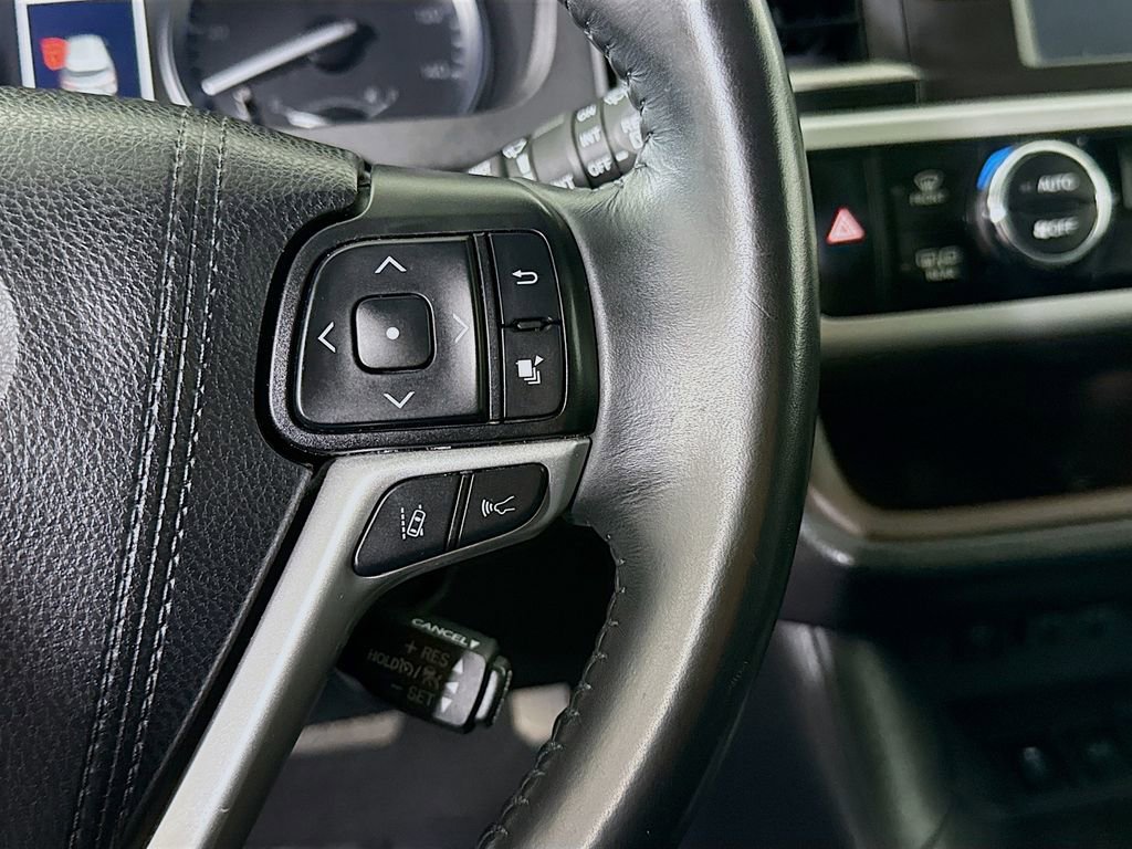 Certified 2019 Toyota Highlander XLE image 22