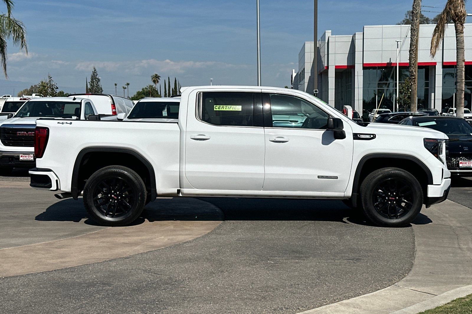 Certified 2025 GMC Sierra 1500 Elevation AWD/4WD image 3