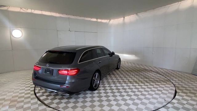 Used 2017 Mercedes-Benz E 400 4MATIC Wagon image 2