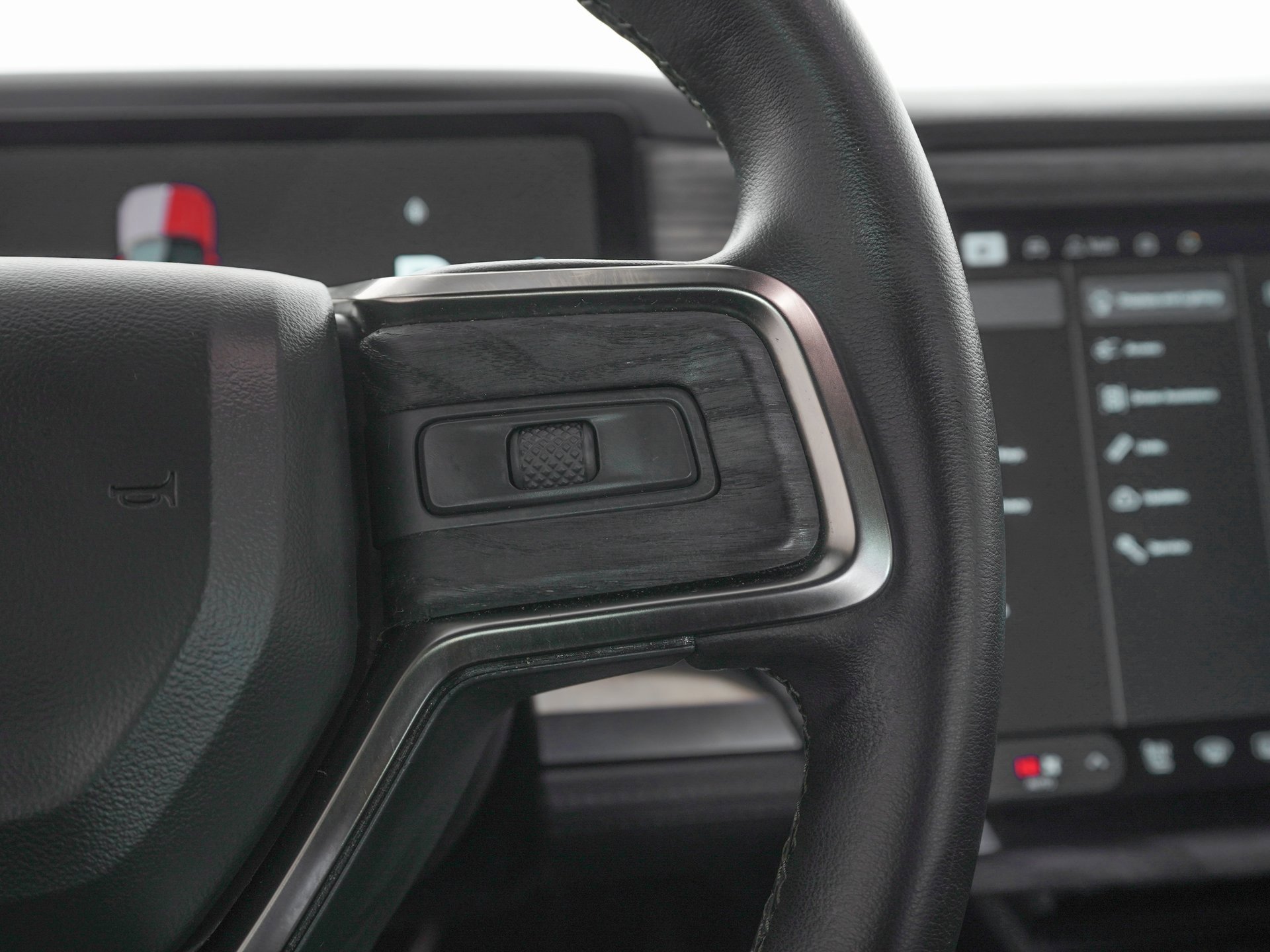 Used 2022 Rivian R1T Adventure image 20