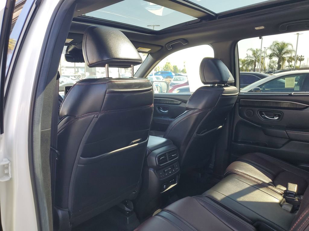 Used 2025 Honda Pilot Black Edition image 15