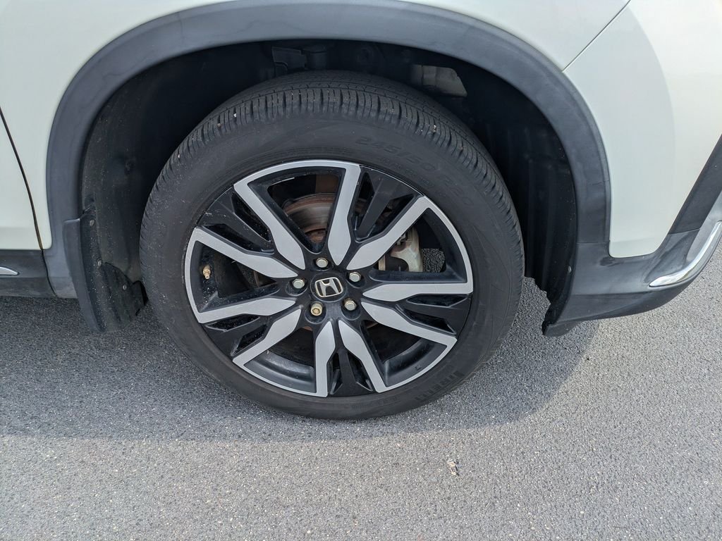 Used 2019 Honda Pilot Touring image 11