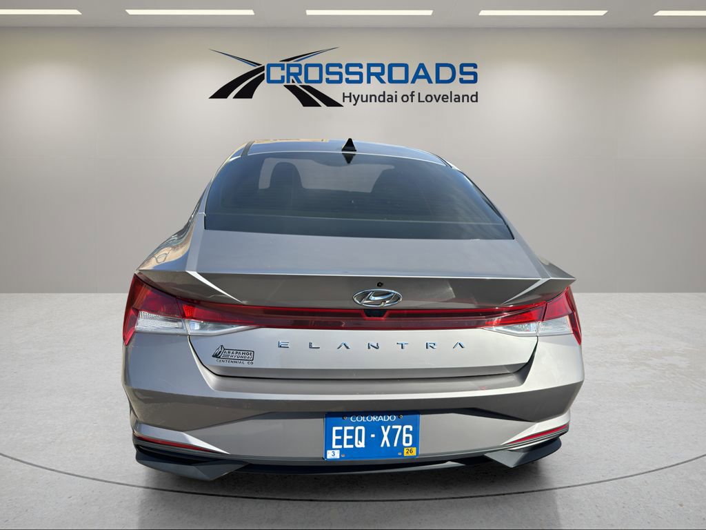 Used 2023 Hyundai Elantra SEL w/ Convenience Package image 3